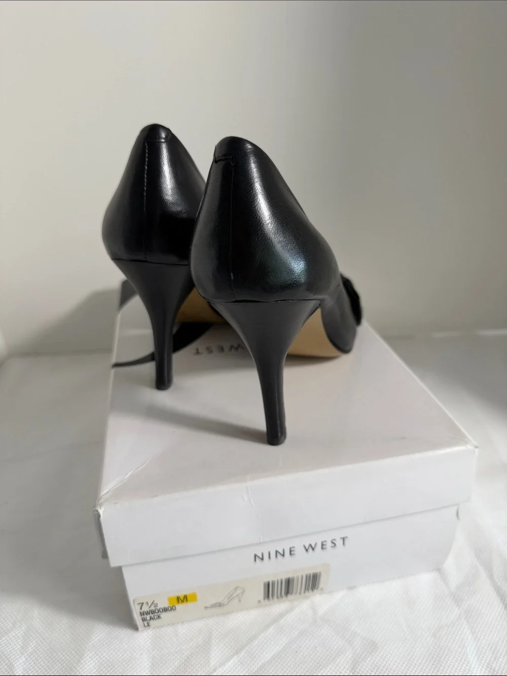 Nine West Black Pointed Toe Knot-Detail Leather Heels - Picture 5 of 8
